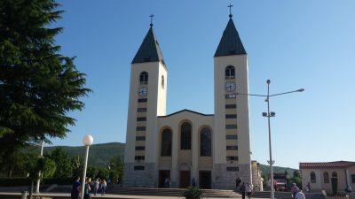 Púť do Medžugoria počas sviatku Ružencovej Panny Márie